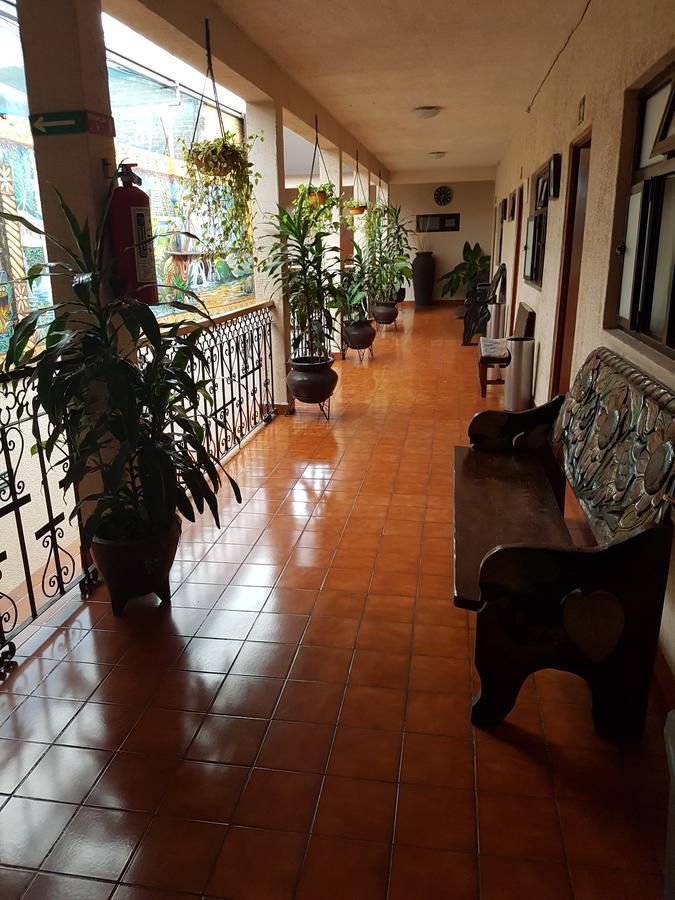 Hotel Nuevo Cupatitzio Uruapan  Экстерьер фото
