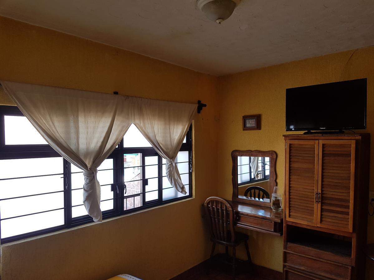 Hotel Nuevo Cupatitzio Uruapan  Экстерьер фото