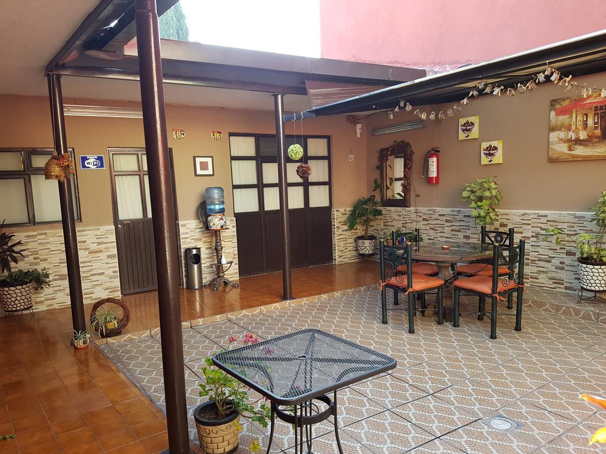 Hotel Nuevo Cupatitzio Uruapan  Экстерьер фото