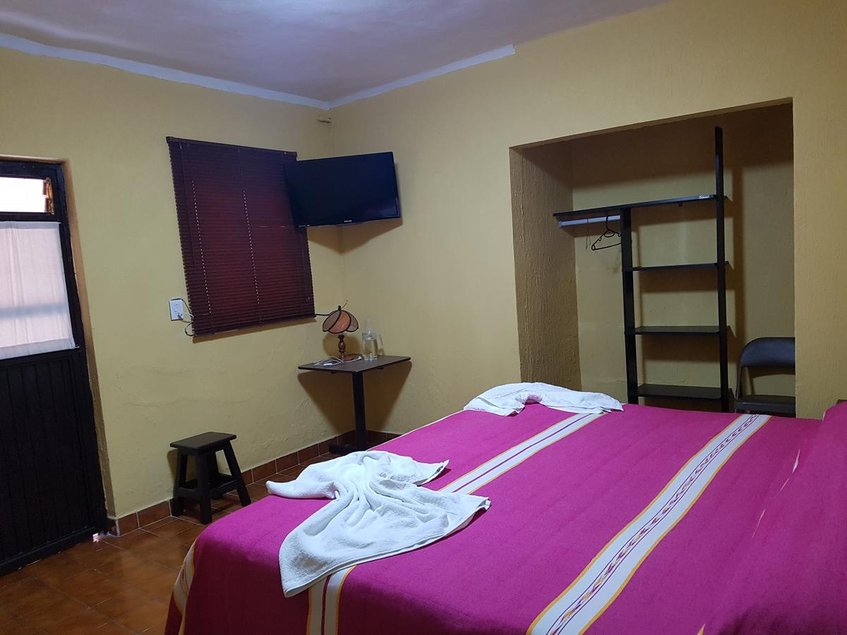 Hotel Nuevo Cupatitzio Uruapan  Экстерьер фото